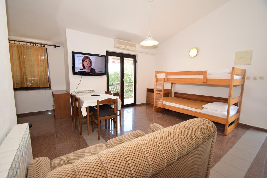 Bed & Breakfast Pansion Croatia Starigrad Paklenica